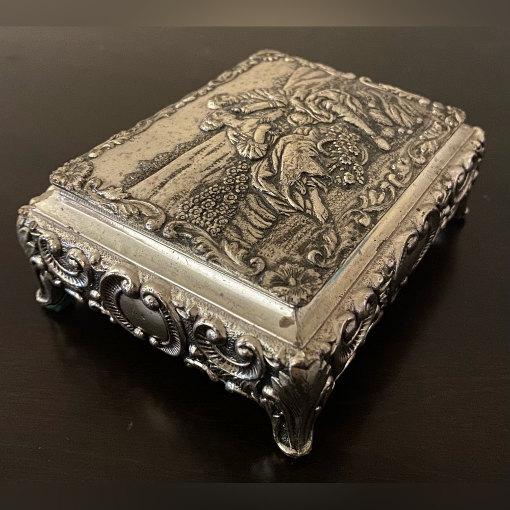 Vintage Silver Tone Trinket Box Footed Jewelry Box Ornate Floral Velvet Lined - Picture 5 of 6